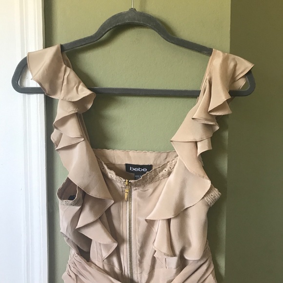 Bebe Women’s Silk Tan Ruffle detail Sleeveless dress size XS - Picture 5 of 9